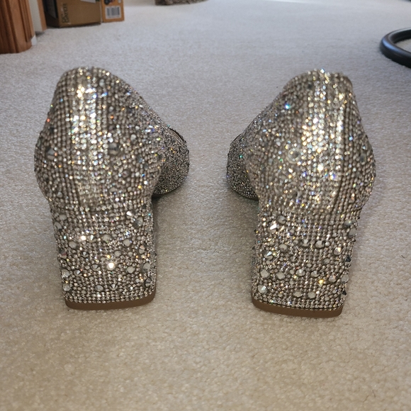 NIB SOLD OUT GORGEOUS Betsey Johnson Averi Rhinestone Pumps sz 6.5 - Picture 7 of 16